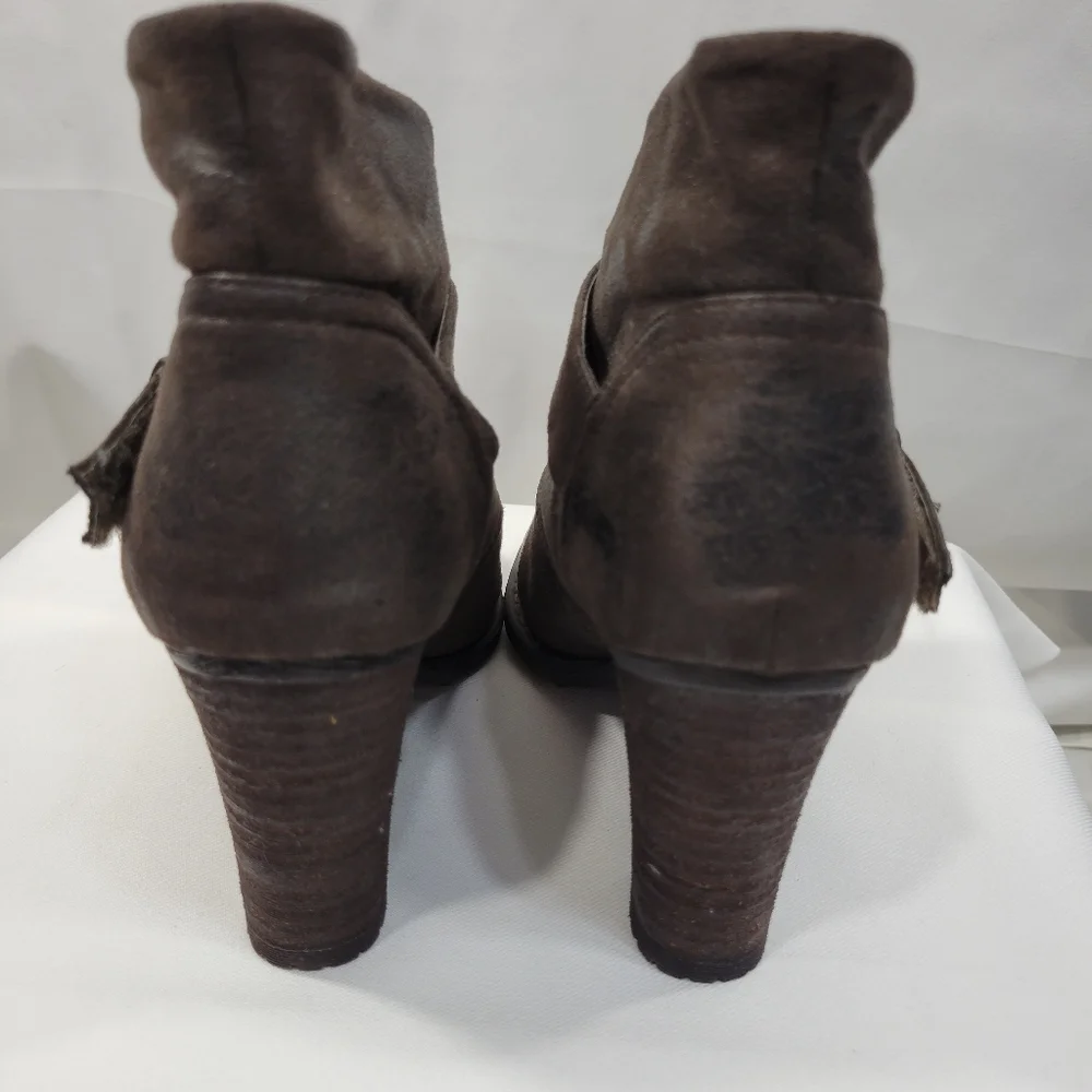 Crown Vintage Brown Pull On Heeled Booties Size 6.5M